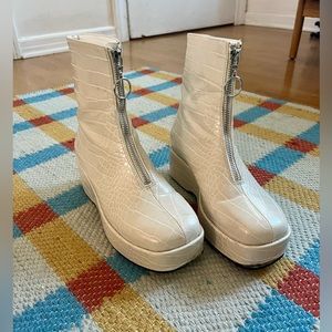 Lisa Says Gah Chloe Boot - White Croc